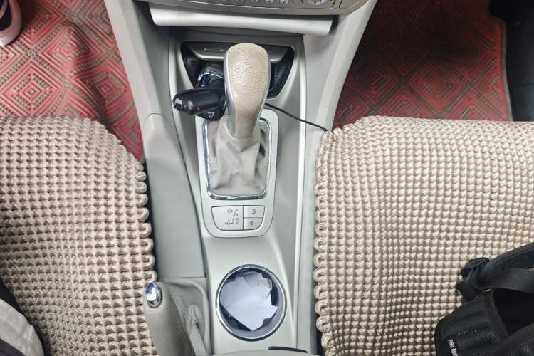 Used Citroen C5 2011 2.0L Automatic Comfort Edition Gear Lever