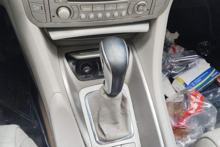 Used Citroen C5 2011 2.3L Automatic Zunyu Version Gear Lever