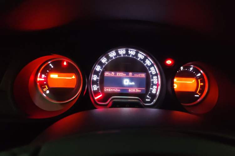 Used Citroen C5 2011 Dongfang Zhilü 3.0L Automatic Flagship Model Instrument Cluster