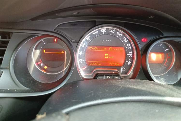 Used Citroen C5 2011 Dongfang Zhilü 2.3L Automatic Luxury Model Instrument Cluster