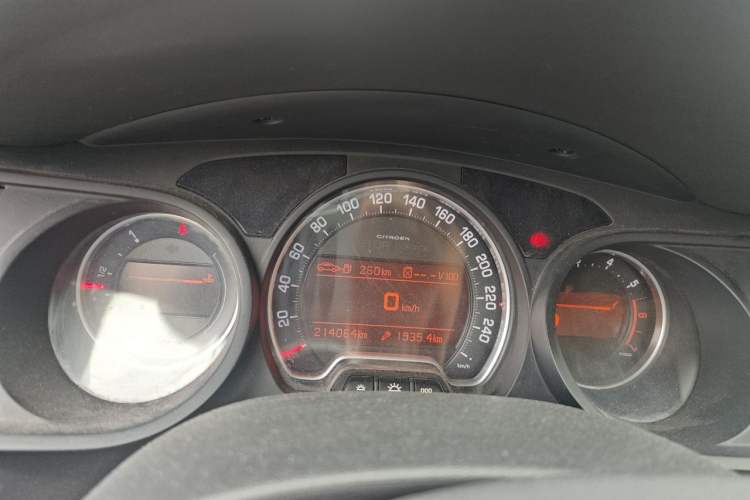 Used Citroen C5 2011 2.3L Automatic Zunyu Version Instrument Cluster