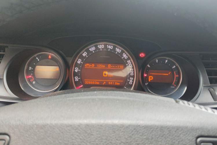 Used Citroen C5 2011 2.3L Automatic Zunyu Version Instrument Cluster