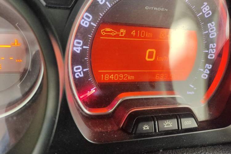 Used Citroen C5 2011 2.0L Automatic Comfort Edition Odometer Close Up