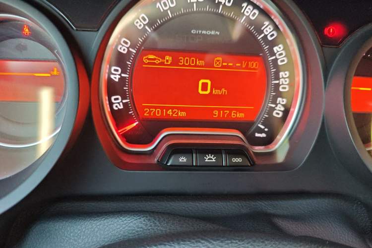 Used Citroen C5 2011 Dongfang Zhilü 2.3L Automatic Zunyu Model Odometer Close Up