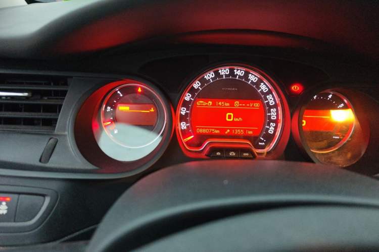 Used Citroen C5 2011 2.3L Automatic Zunyu Version Odometer Close Up