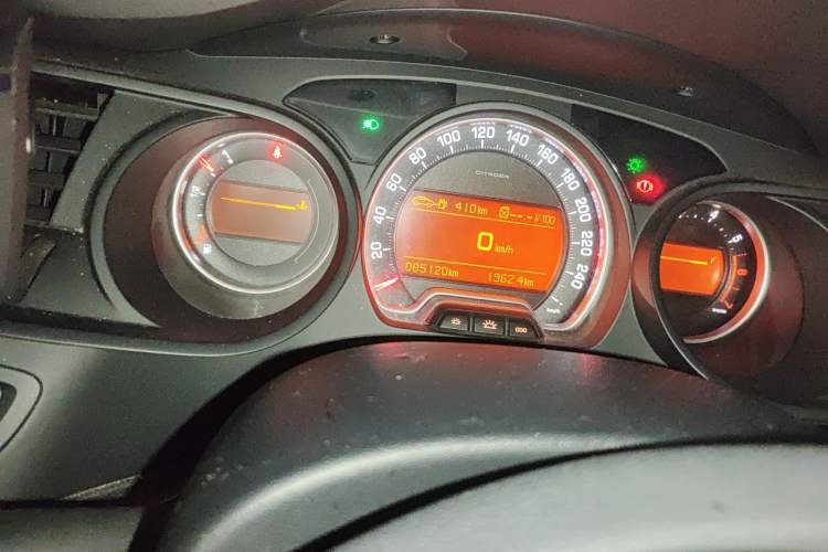 Used Citroen C5 2011 2.3L Automatic Prestige Edition Odometer Close Up