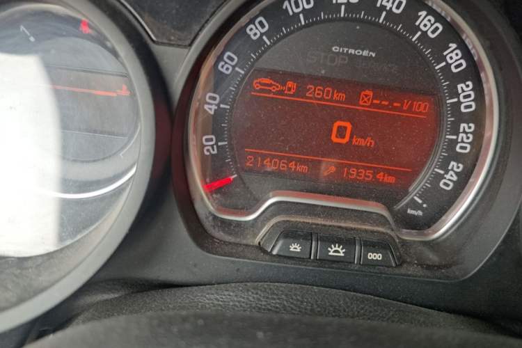 Used Citroen C5 2011 2.3L Automatic Zunyu Version Odometer Close Up