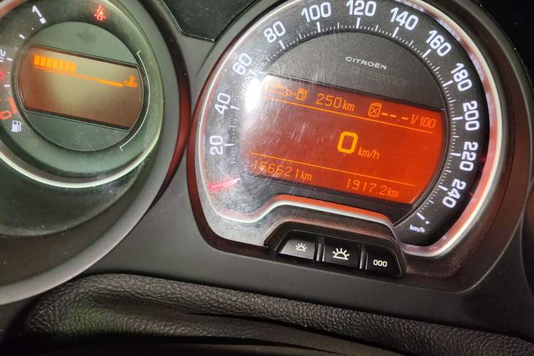 Used Citroen C5 2011 2.3L Automatic Zunyu Version Odometer Close Up