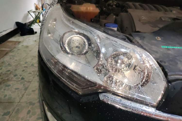 Used Citroen C5 2011 Dongfang Zhilü 3.0L Automatic Flagship Model Right Front Headlight