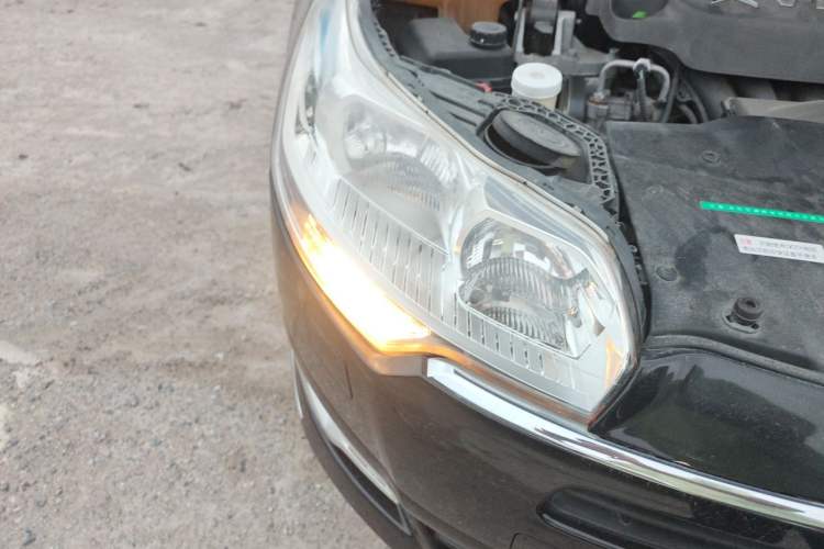 Used Citroen C5 2011 2.3L Automatic Zunyu Version Right Front Headlight