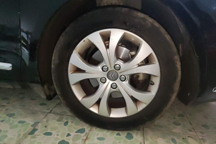 Used Citroen C5 2011 Dongfang Zhilü 3.0L Automatic Flagship Model Right Front Wheel Hub