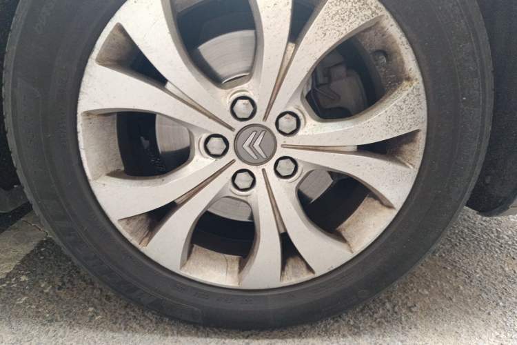 Used Citroen C5 2011 2.3L Automatic Zunyu Version Right Front Wheel Hub