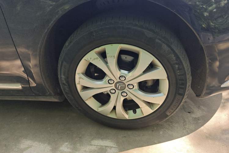 Used Citroen C5 2011 Dongfang Zhilü 2.3L Automatic Zunyu Model Right Front Wheel Hub