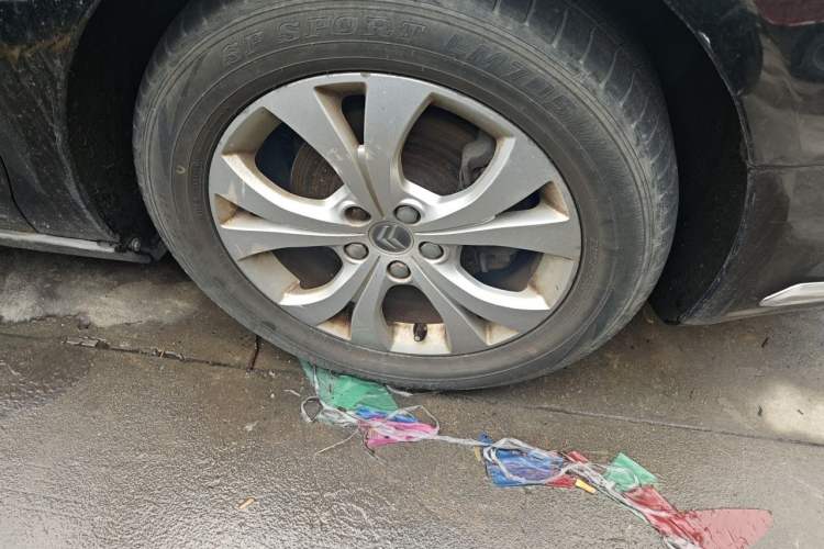 Used Citroen C5 2011 2.3L Automatic Zunyu Version Right Front Wheel Hub