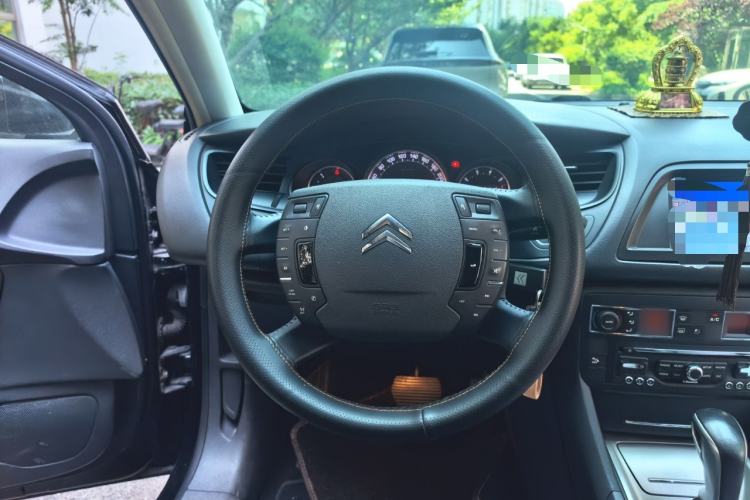 Used Citroen C5 2011 2.3L Automatic Luxury Version Steering Wheel