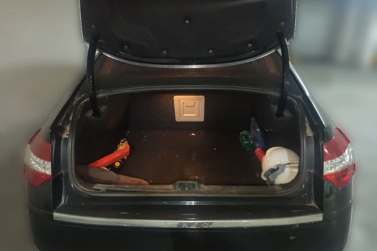 Used Citroen C5 2011 2.3L Automatic Zunyu Version Trunk