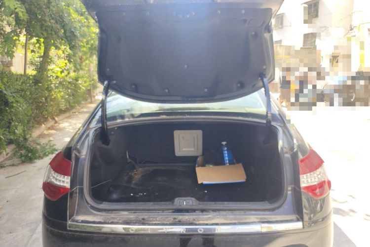 Used Citroen C5 2011 2.0L Automatic Comfort Edition Trunk
