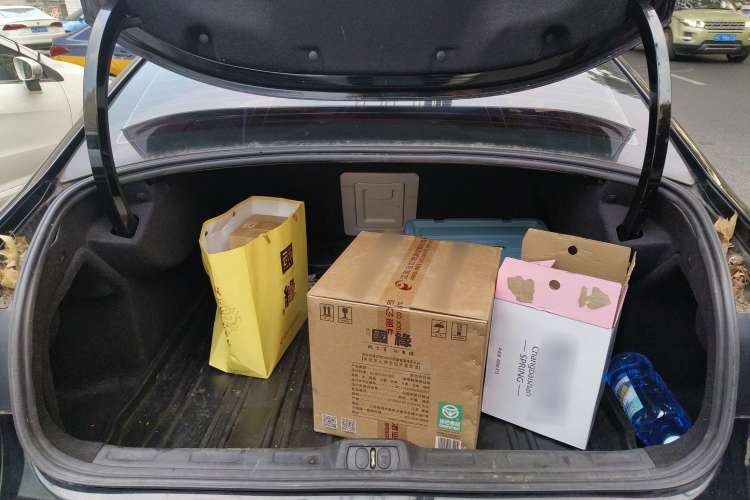 Used Citroen C5 2011 Dongfang Zhilü 2.3L Zunya Model Trunk