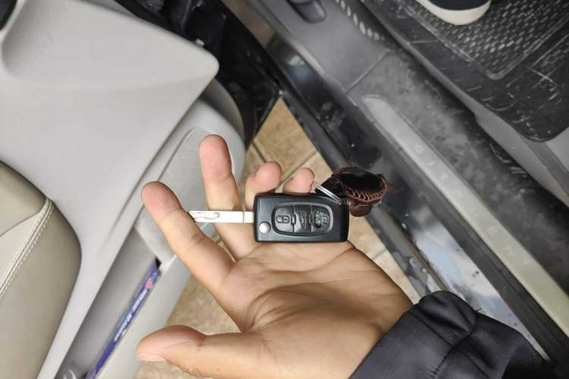 Used Citroen C5 2011 2.0L Manual Comfort Edition Vehicle Key