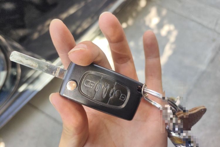 Used Citroen C5 2011 2.0L Automatic Comfort Edition Vehicle Key