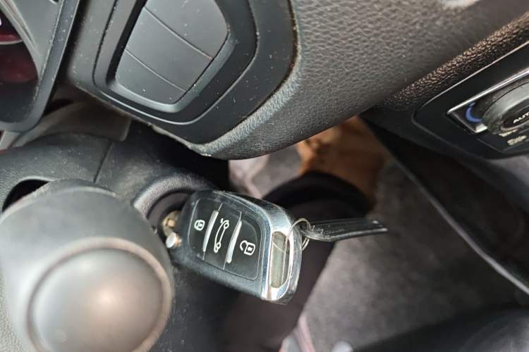 Used Citroen C5 2011 Dongfang Zhilü 2.3L Automatic Luxury Model Vehicle Key