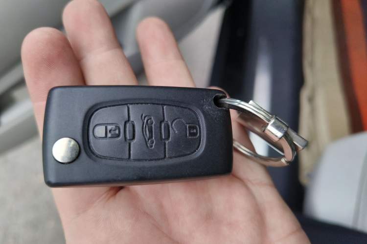 Used Citroen C5 2011 Dongfang Zhilü 2.3L Zunya Model Vehicle Key