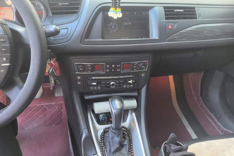 Used Citroen C5 2011 Dongfang Zhilü 2.3L Automatic Luxury Model Audio And AC Panel