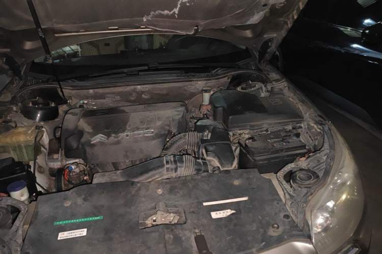 Used Citroen C5 2011 2.3L Automatic Zunyu Version Engine Bay Left