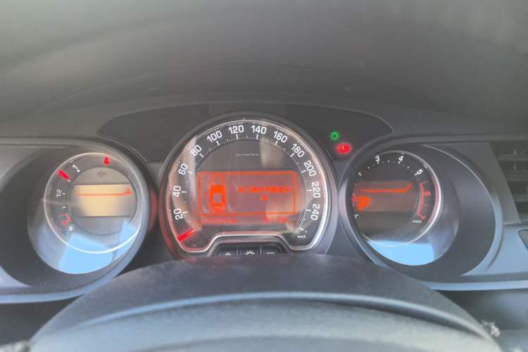 Used Citroen C5 2011 Dongfang Zhilü 2.3L Automatic Luxury Model Instrument Cluster
