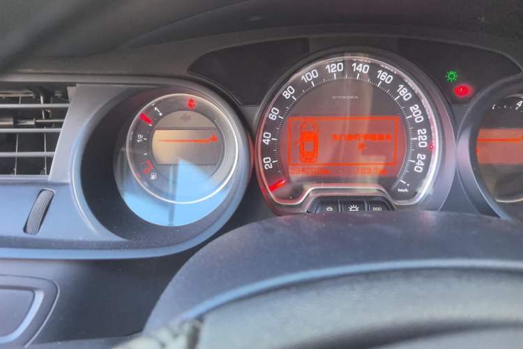 Used Citroen C5 2011 Dongfang Zhilü 2.3L Automatic Luxury Model Odometer Close Up