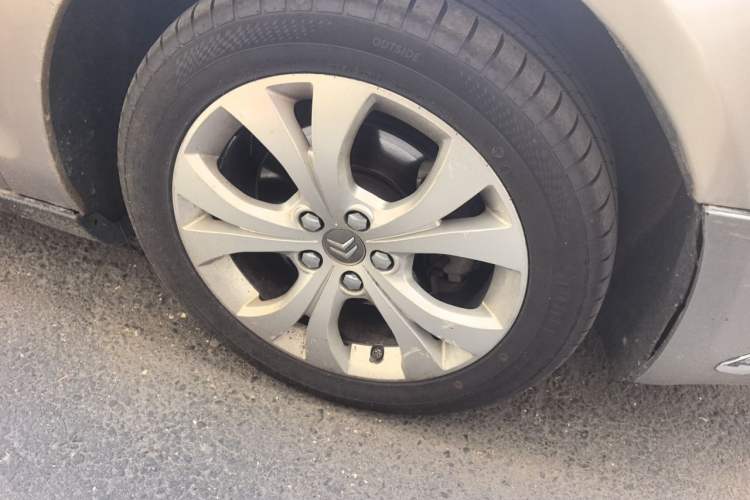 Used Citroen C5 2011 Dongfang Zhilü 2.3L Automatic Luxury Model Right Front Wheel Hub