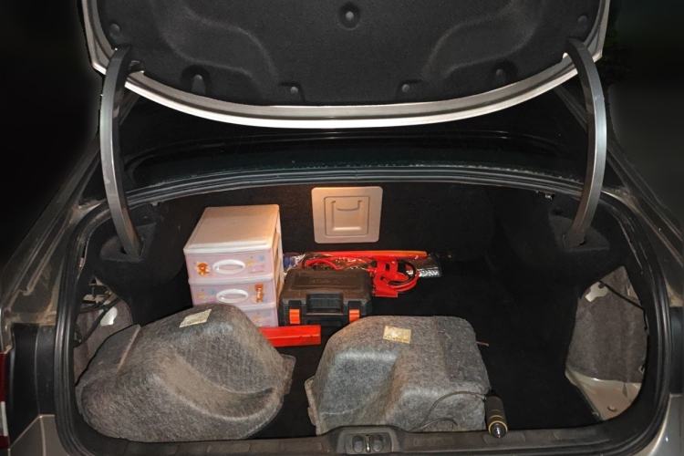 Used Citroen C5 2011 2.3L Automatic Zunyu Version Trunk