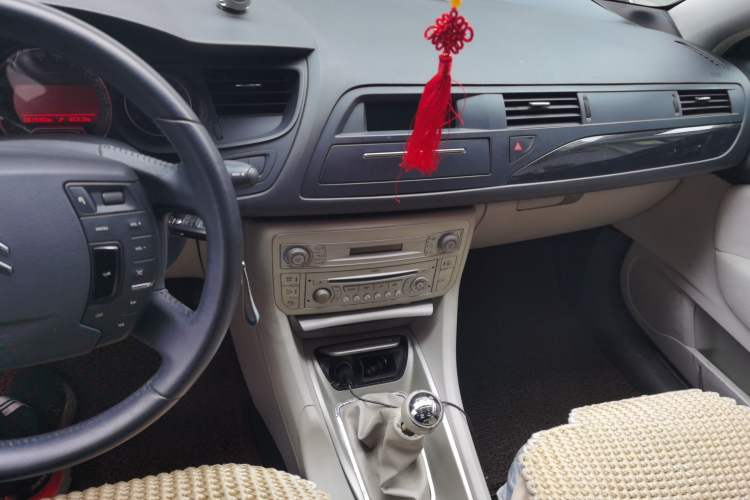 Used Citroen C5 2011 2.0L Manual Comfort Edition Audio And AC Panel