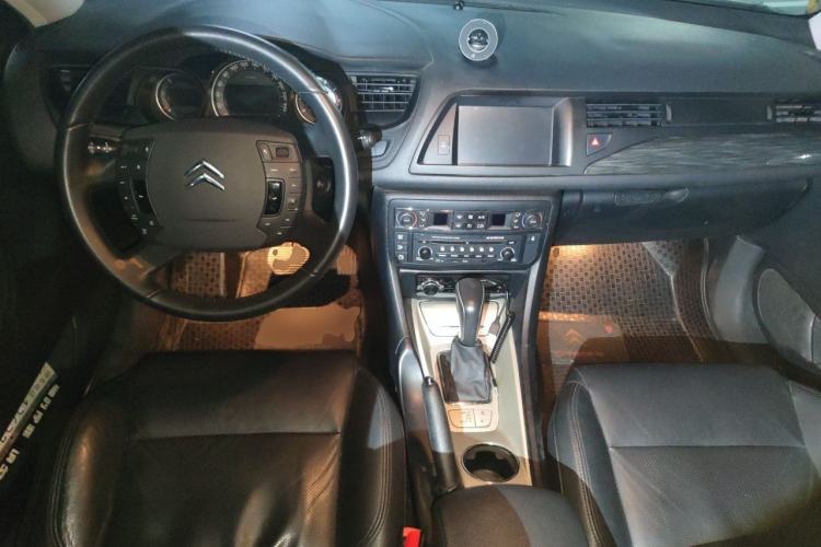 Used Citroen C5 2011 2.3L Automatic Zunyu Version Center Console