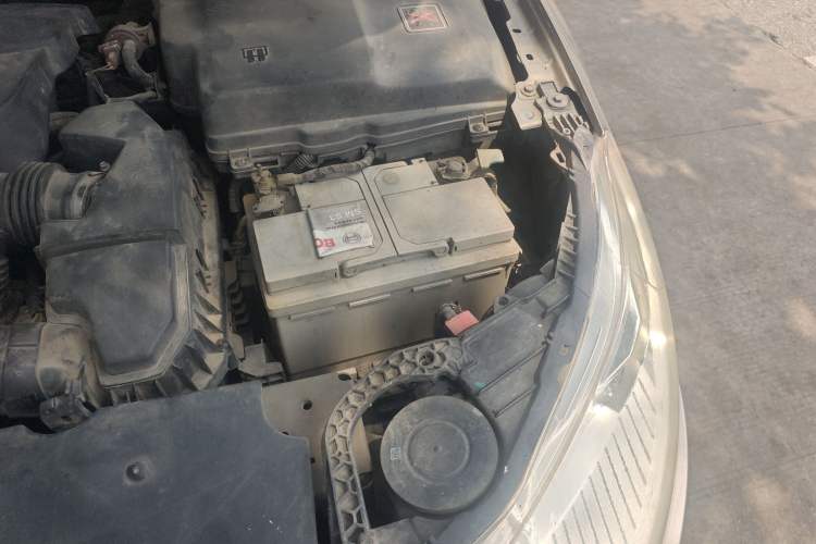 Used Citroen C5 2011 Dongfang Zhilü 2.3L Automatic Zunyu Model Engine Bay Left