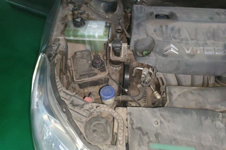 Used Citroen C5 2011 2.3L Automatic Zunyu Version Engine Bay Right