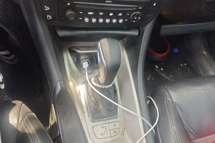 Used Citroen C5 2011 Dongfang Zhilü 2.3L Automatic Zunyu Model Gear Lever