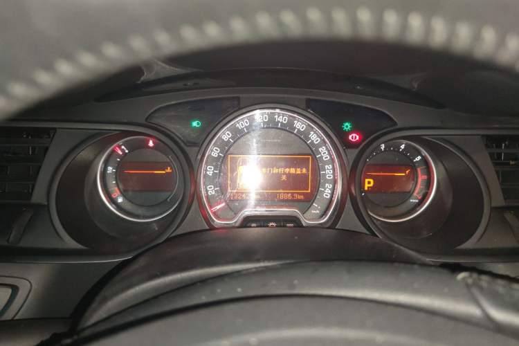 Used Citroen C5 2011 2.3L Automatic Zunyu Version Instrument Cluster
