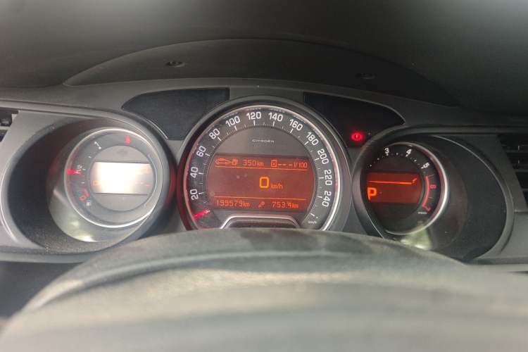 Used Citroen C5 2011 Dongfang Zhilü 2.3L Automatic Zunyu Model Instrument Cluster
