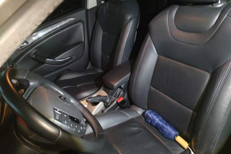 Used Citroen C5 2011 2.3L Automatic Zunyu Version Left Front Seat