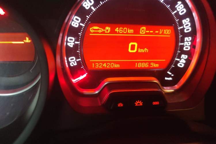 Used Citroen C5 2011 2.3L Automatic Zunyu Version Odometer Close Up