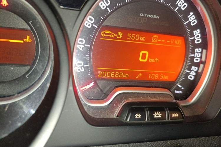 Used Citroen C5 2011 2.3L Automatic Zunya Edition Odometer Close Up