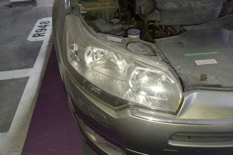Used Citroen C5 2011 2.3L Automatic Zunya Edition Right Front Headlight