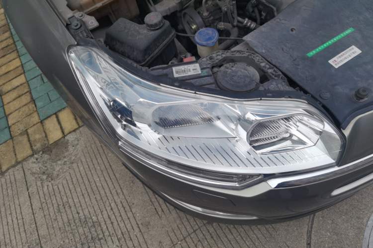 Used Citroen C5 2011 2.0L Manual Comfort Edition Right Front Headlight