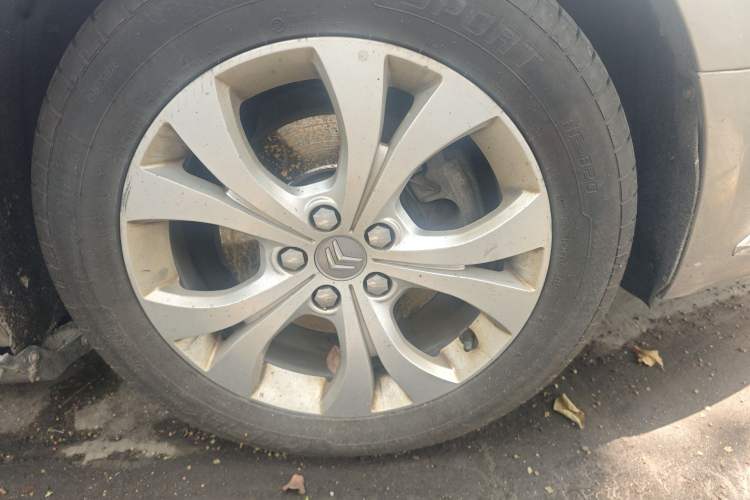 Used Citroen C5 2011 Dongfang Zhilü 2.3L Automatic Zunyu Model Right Front Wheel Hub