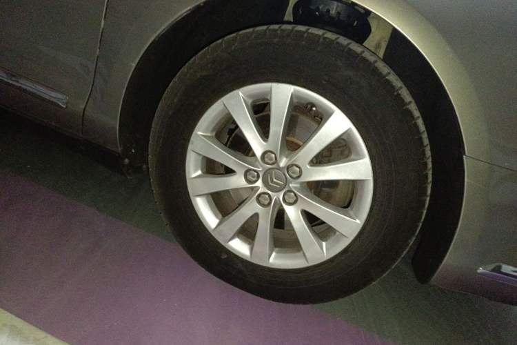 Used Citroen C5 2011 2.3L Automatic Zunya Edition Right Front Wheel Hub