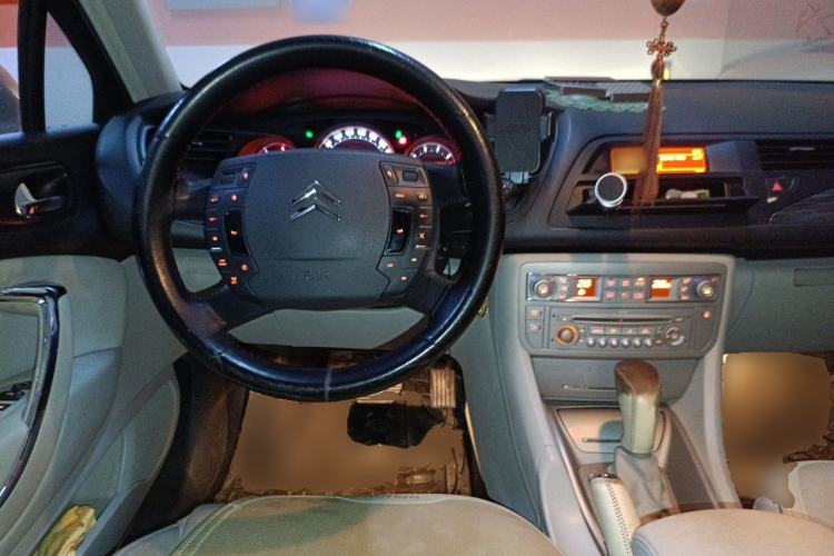 Used Citroen C5 2011 2.3L Automatic Zunya Edition Steering Wheel