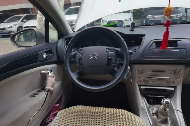 Used Citroen C5 2011 2.0L Manual Comfort Edition Steering Wheel