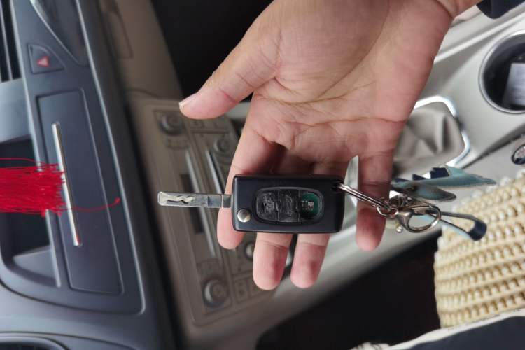 Used Citroen C5 2011 2.0L Manual Comfort Edition Vehicle Key