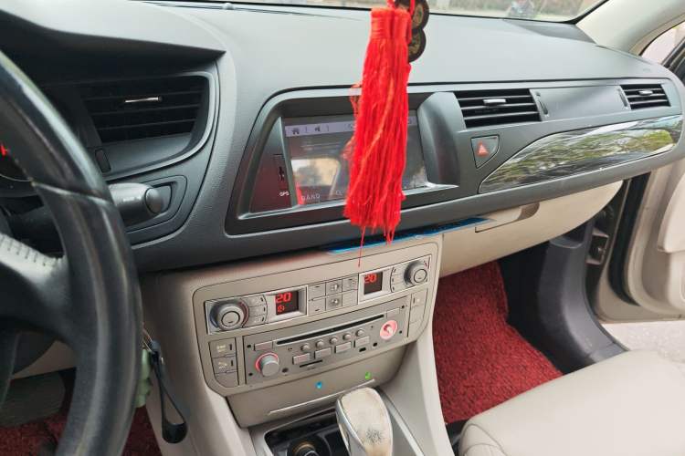 Used Citroen C5 2011 2.3L Automatic Prestige Edition Audio And AC Panel